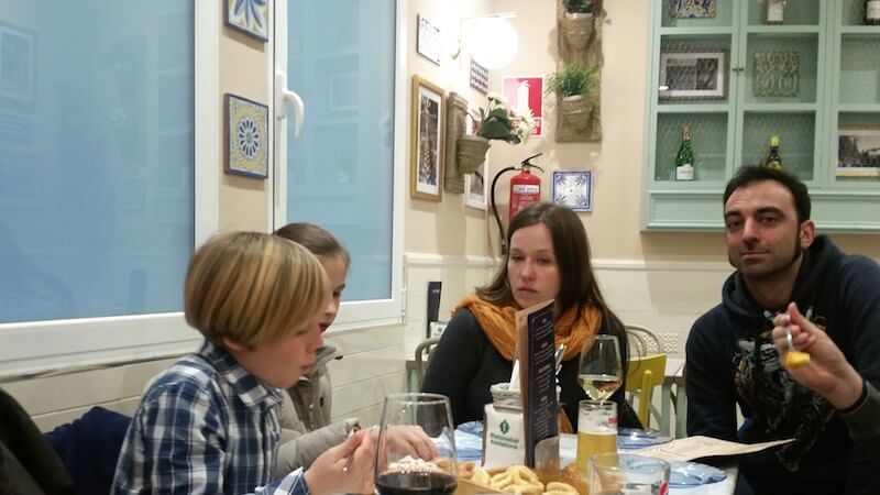 Family enjoying dinenr