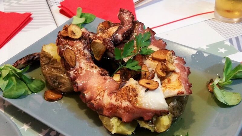 Octopus served with various spices